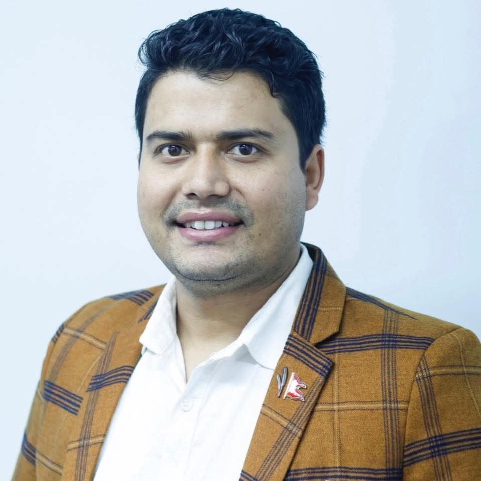 पत्रकार शिवाकोटीद्वारा एक लाख सहयोग