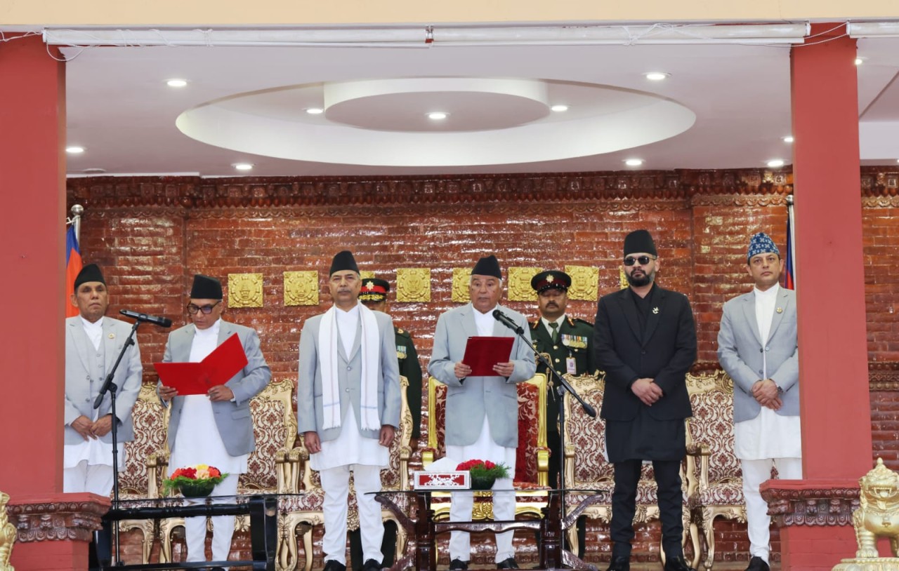 नवनियुक्त प्रधानन्यायाधीश डा शर्माद्वारा शपथ ग्रहण
