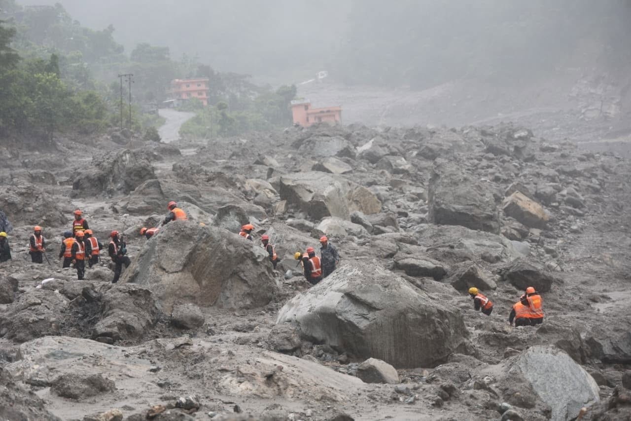 भोटेकोशी बाढीः ३२४ विदेशी नागरिकको उद्धार, ५९० सम्पर्कविहीन