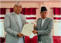 वाग्मतीका मुख्यमन्त्री थापाद्वारा पद तथा गोपनीयताको शपथ ग्रहण