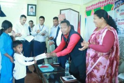 लोकतन्त्र दिवसमा मरिणले गर्‍यो छात्रवृत्ति र प्रोत्साहन भत्ता वितरण