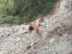 पहिरोले डोजर पुर्दा चालकको मृत्यु