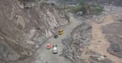 बाढीपहिरोका कारण देशभरका १८ राजमार्गमा यातायात पूर्णरुपमा अवरुद्ध