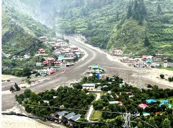 भारतको उत्तराखण्डमा आएको बाढीमा १७ नेपाली बेपत्ता