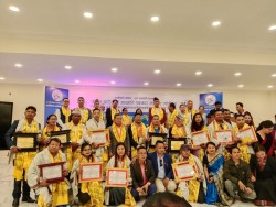 फोनिज स्थापना दिवसमा १२ जना पत्रकार सम्मानित