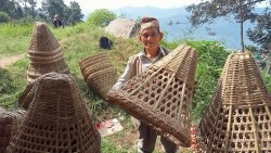 डोका बिक्रीबाट मासिक ३५ हजारसम्म आम्दानी गर्दै चन्द्रबहादुर तामाङ