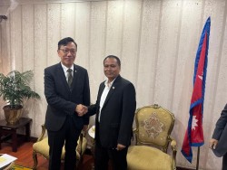 मन्त्री घिसिङसँग नेपालका लागि कोरियाका राजदूतको शिष्टाचार भेट