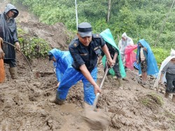 पहिरोमा पुरिएका दम्पतीकै शव निकालियो