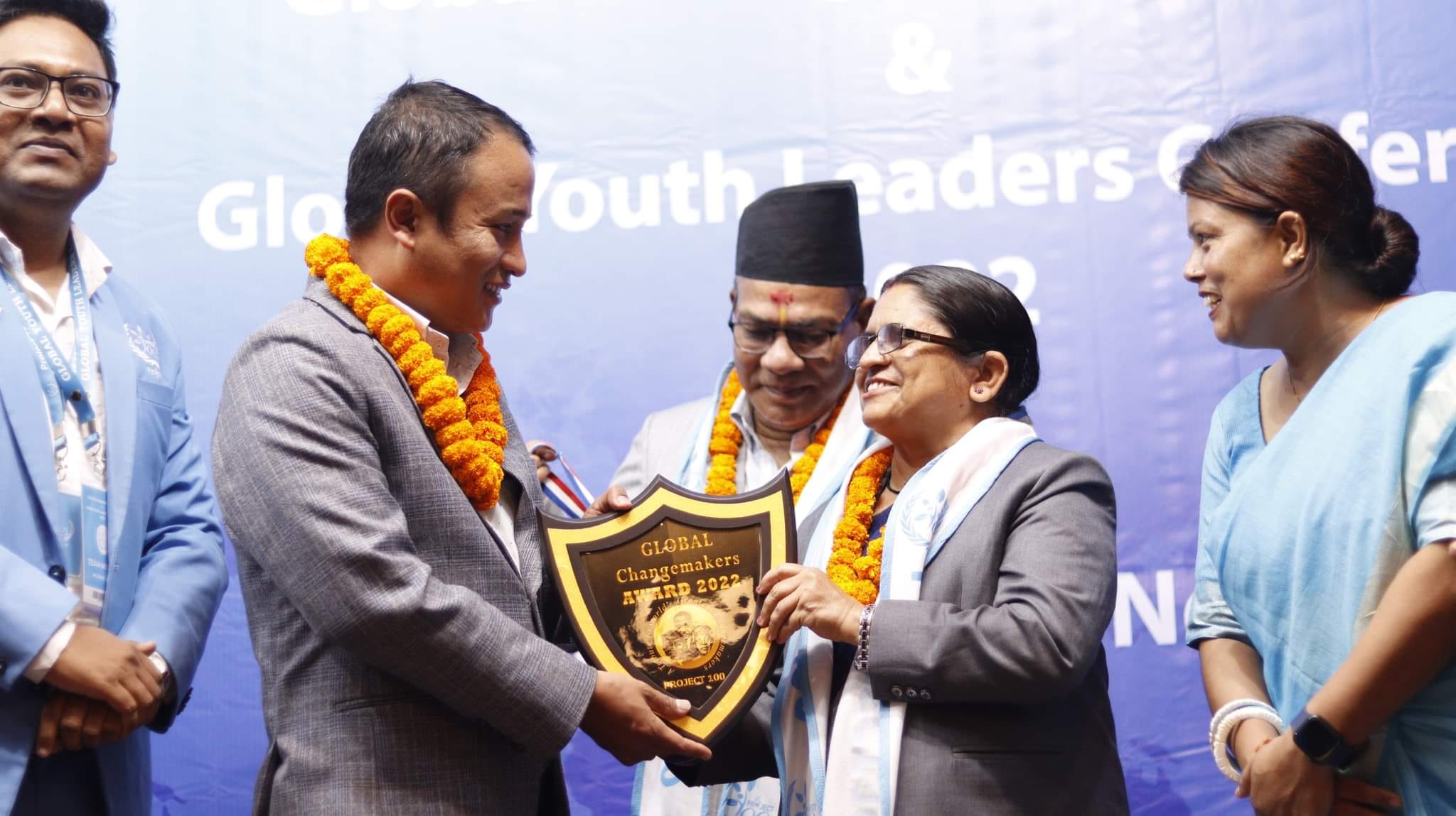 डा. तामाङ अन्तर्राष्ट्रिय पुरस्कारबाट सम्मानित 