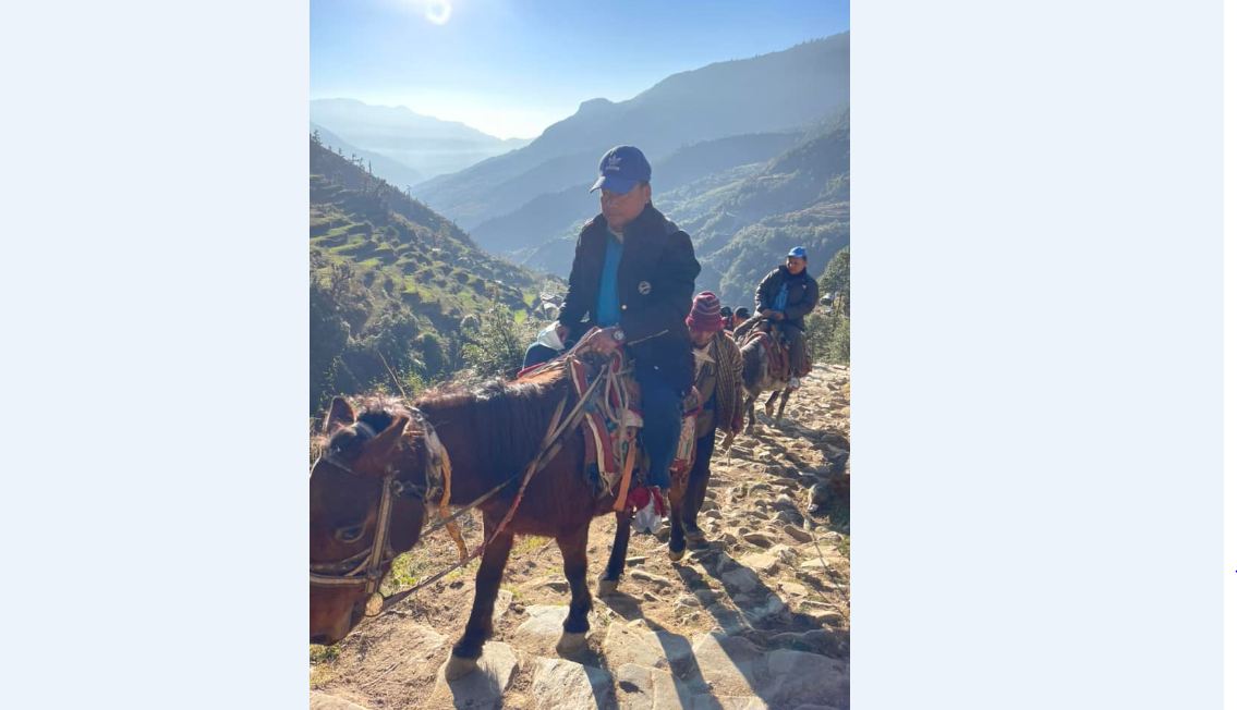 मतदान गर्न घोडा चढेर एक दिनको बाटो