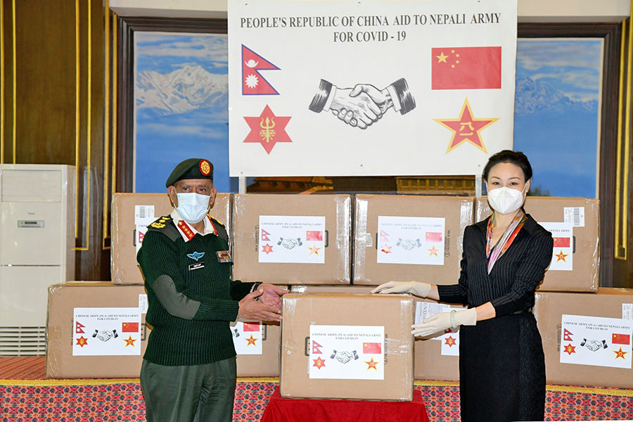 चिनियाँ सेनाद्वारा नेपाली सेनालाई ३ लाख कोभिड खोप सहयोग  
