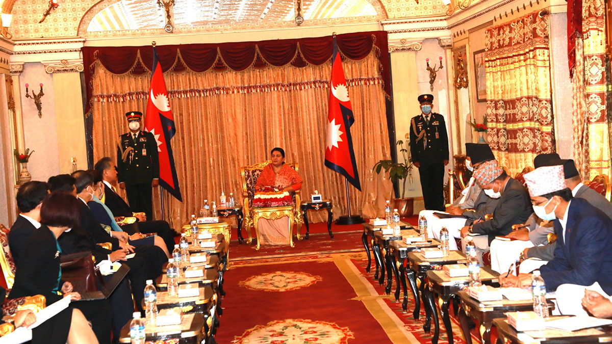 राष्ट्रपतिसँग चिनियाँ विदेशमन्त्रीको शिष्टाचार भेट