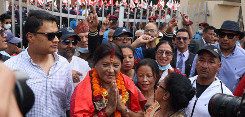 काठमाडौं महानगरपालिकाको मेयरमा गठबन्धनबाट कांग्रेसकी नेतृ सिंहको उम्मेदवारी दर्ता