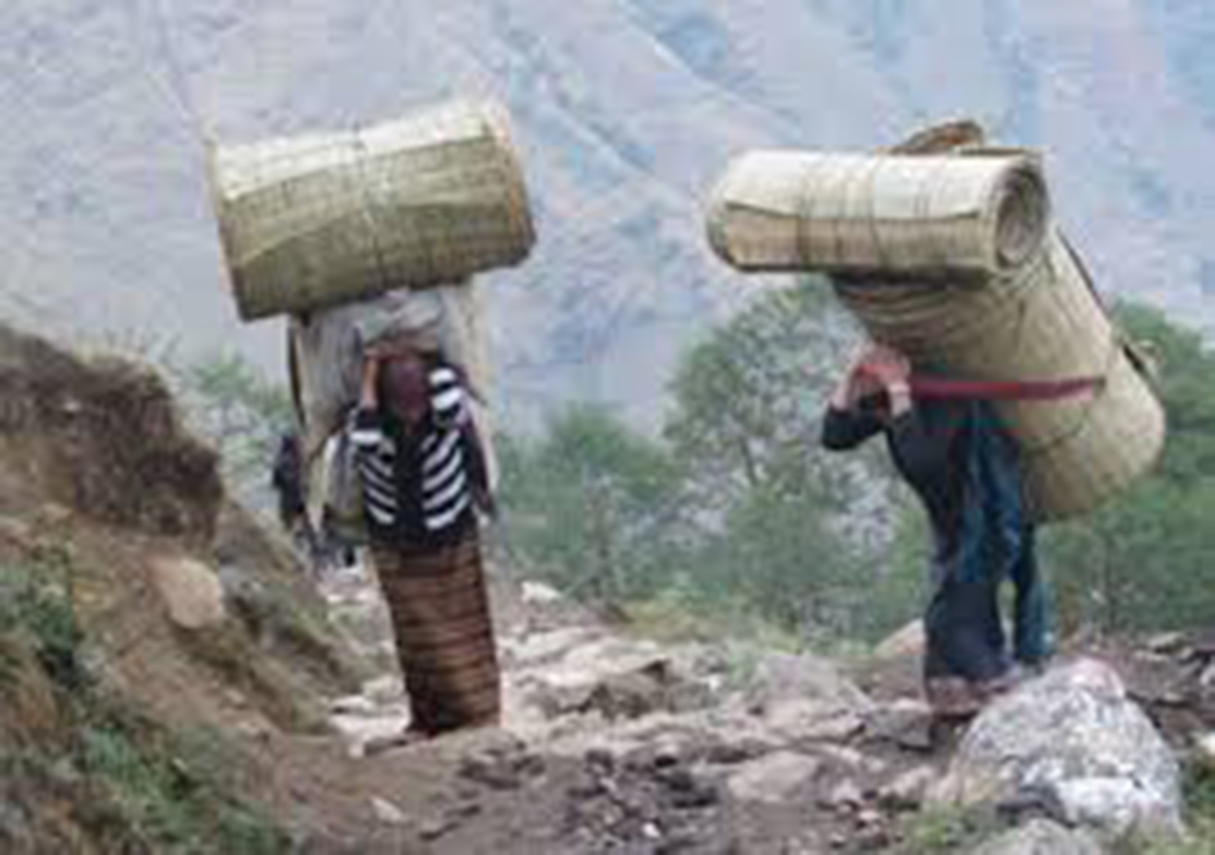 सिन्धुलीका मान्द्रो व्यापारीको गुनासो -  ‘सीप त छ, बेच्न बजार छैन’