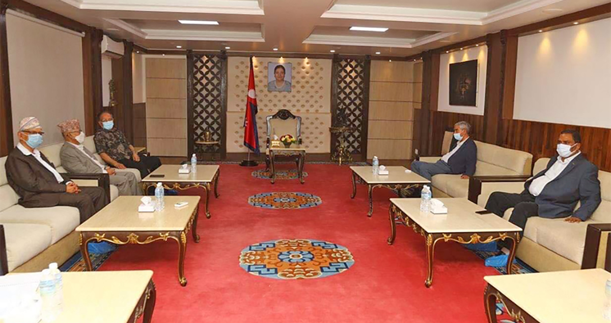 पेट्रोलियम पदार्थको मूल्यमा भारी मात्रामा कटौती गर्न सरकारलाई गठबन्धनको निर्देशन