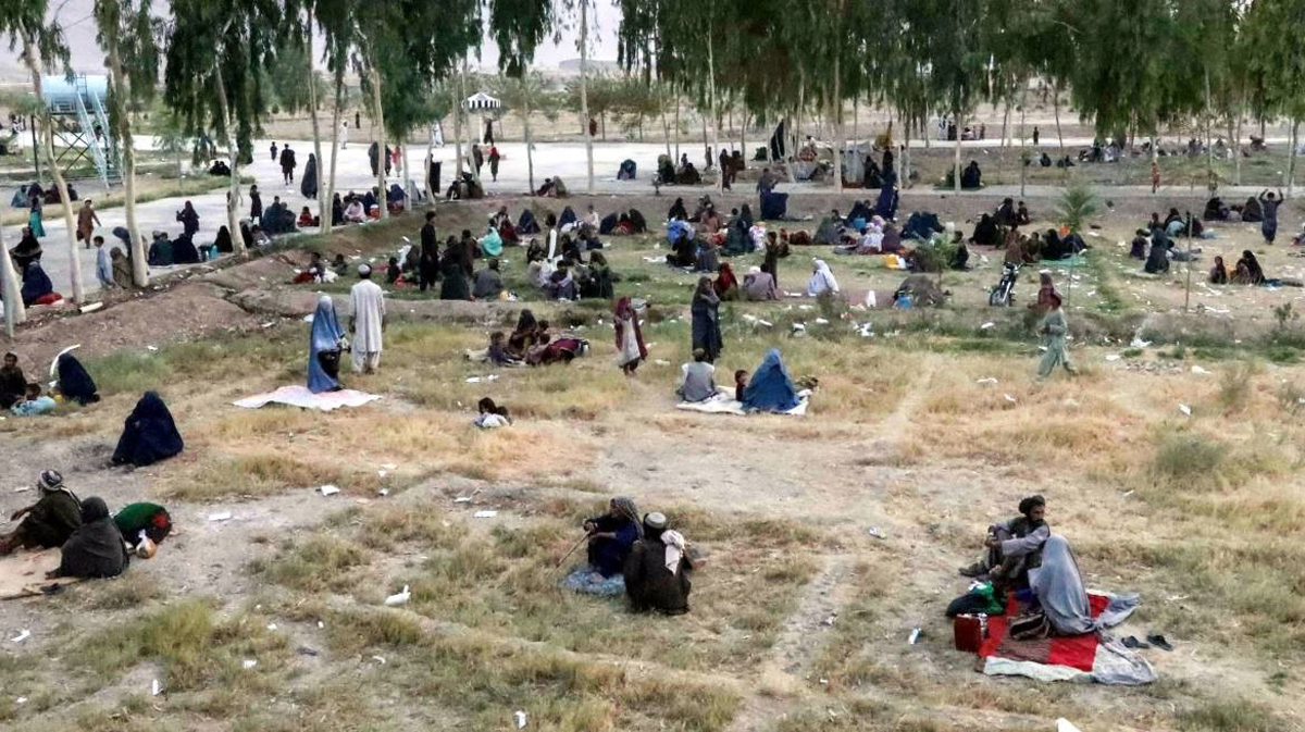 लडाइँका कारण दशौं हजार अफगानीहरुले घर छाडे